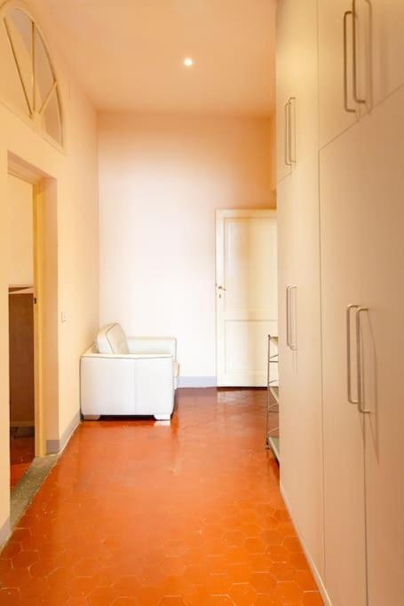 Elegant Apartment Near Piazza Della Signoria Florence Exterior photo